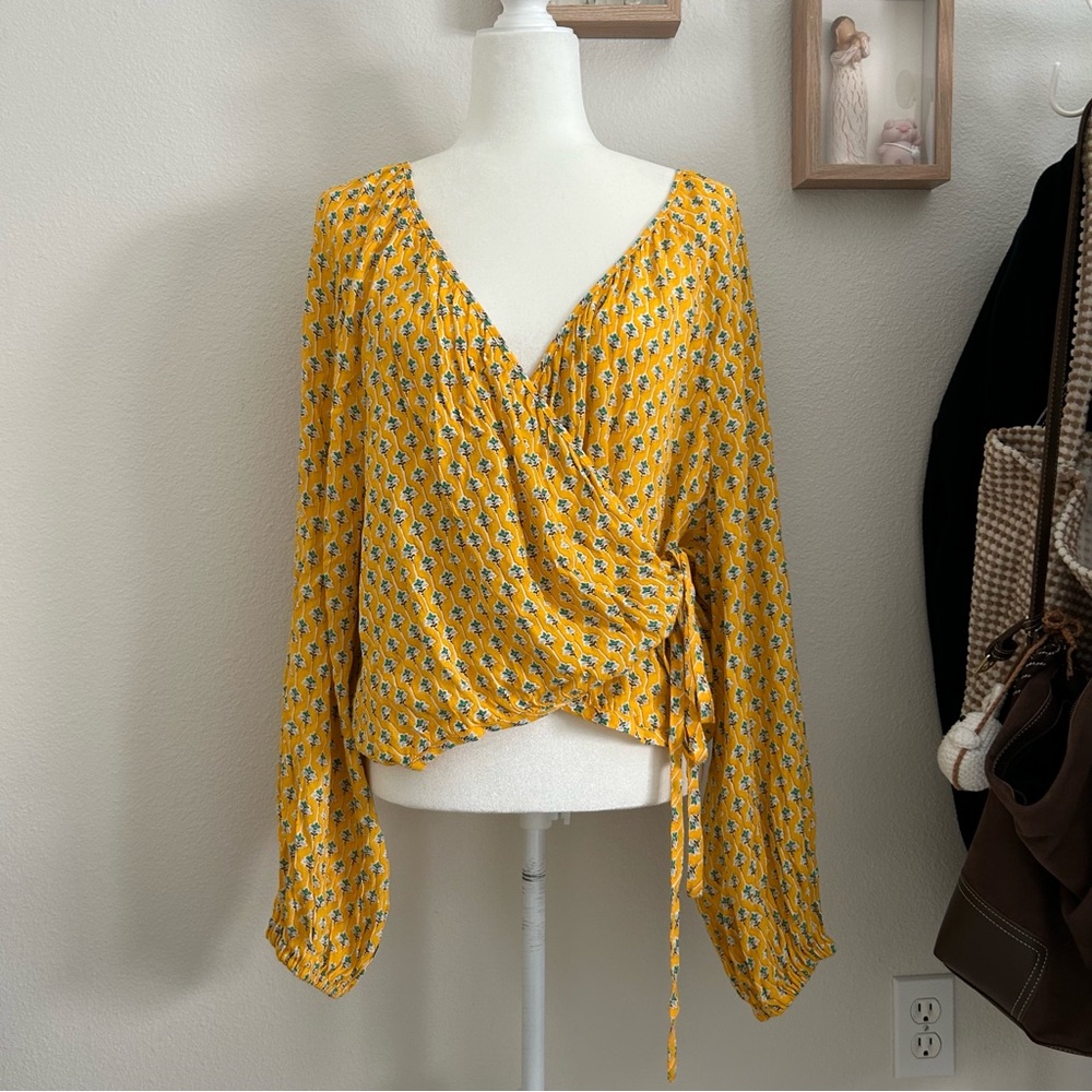 Rhode Floral Wrap Top in Yellow Size 4X Summer Spring Vacation Beach Pool Light